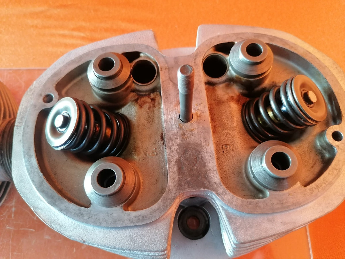 BMW R100 RS RT Zylinderkopf Paar 36402