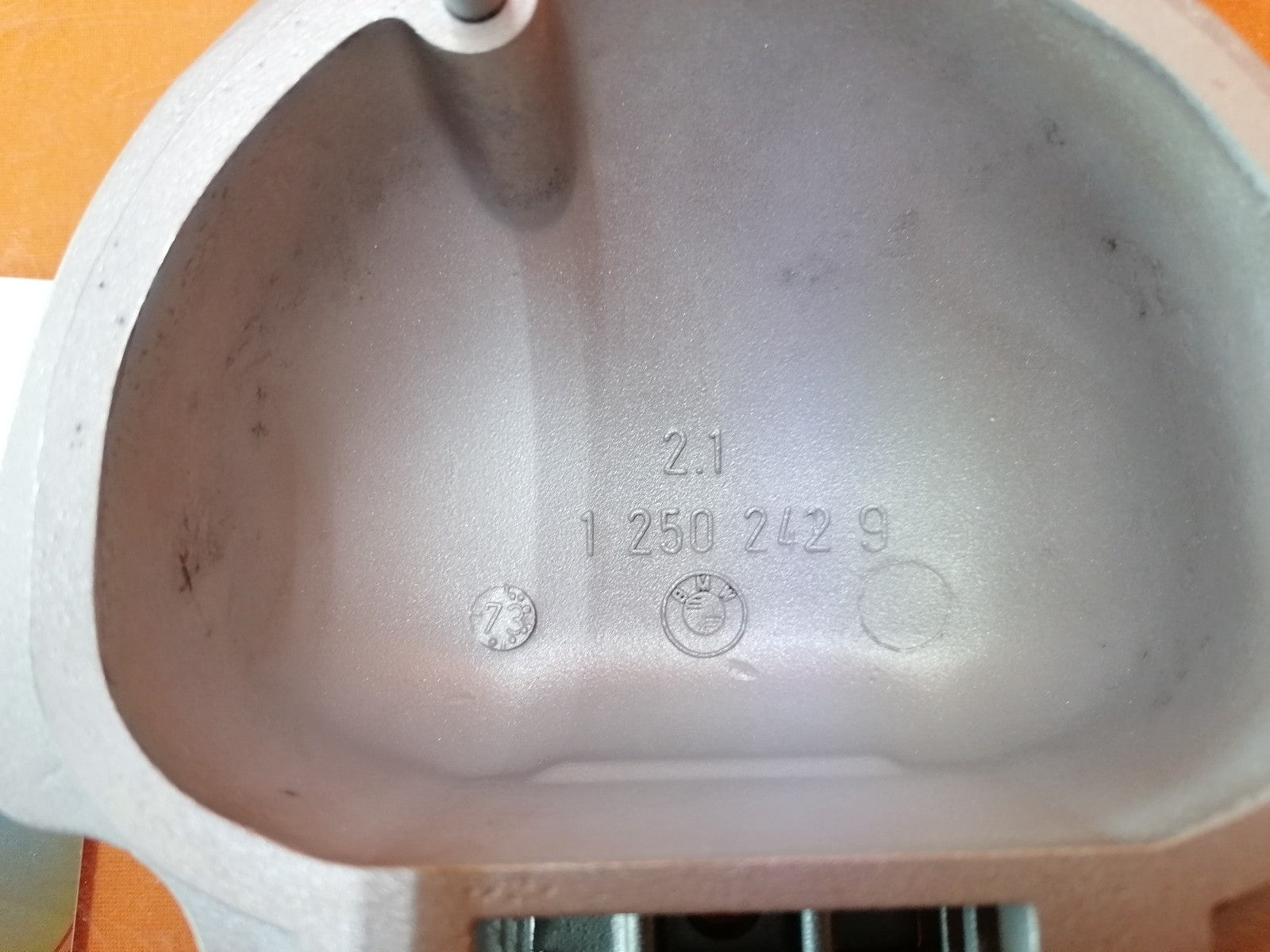 BMW R60/5 R75/5 und andere Modelle Ventildeckel Zylinderkopfdeckel Original 35895