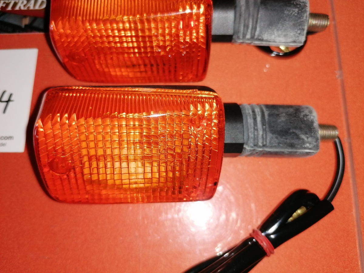 BMW Zubehör Blinker Gummi gelagert NEU 37141