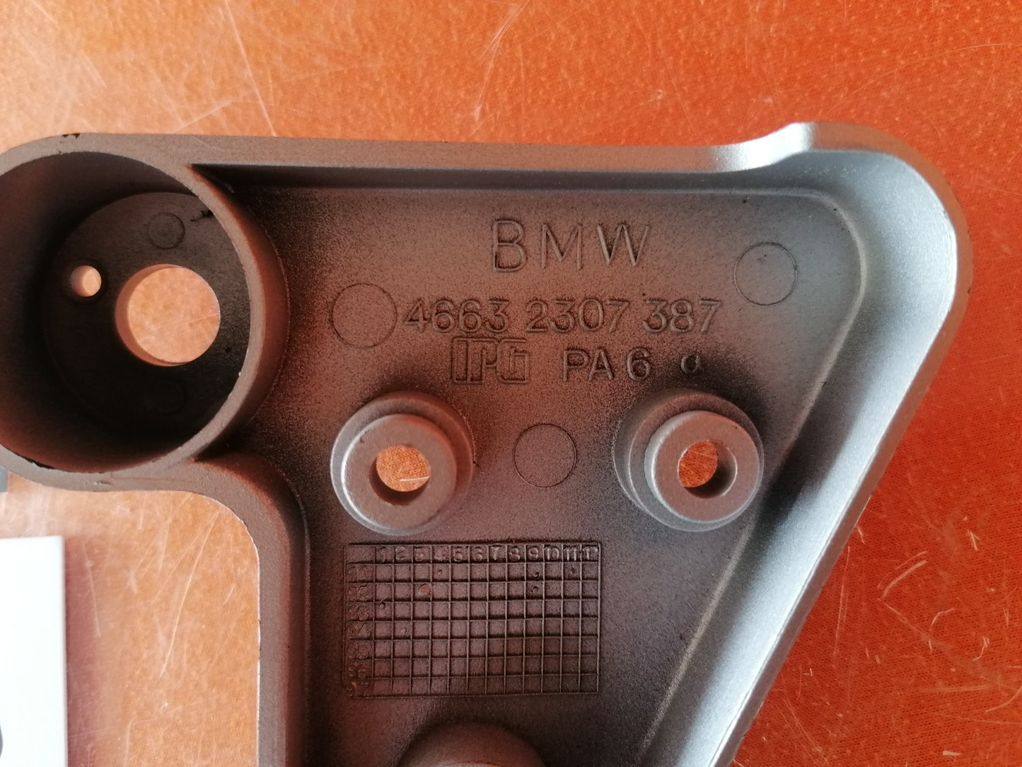 BMW R80R R100R Blinkerhalter links vorne NEU 35022