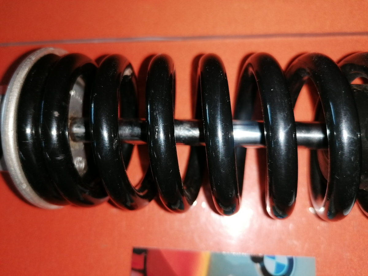 BMW K75 K100 Federbein Stoßdämpfer hinten NEU OEM 37413