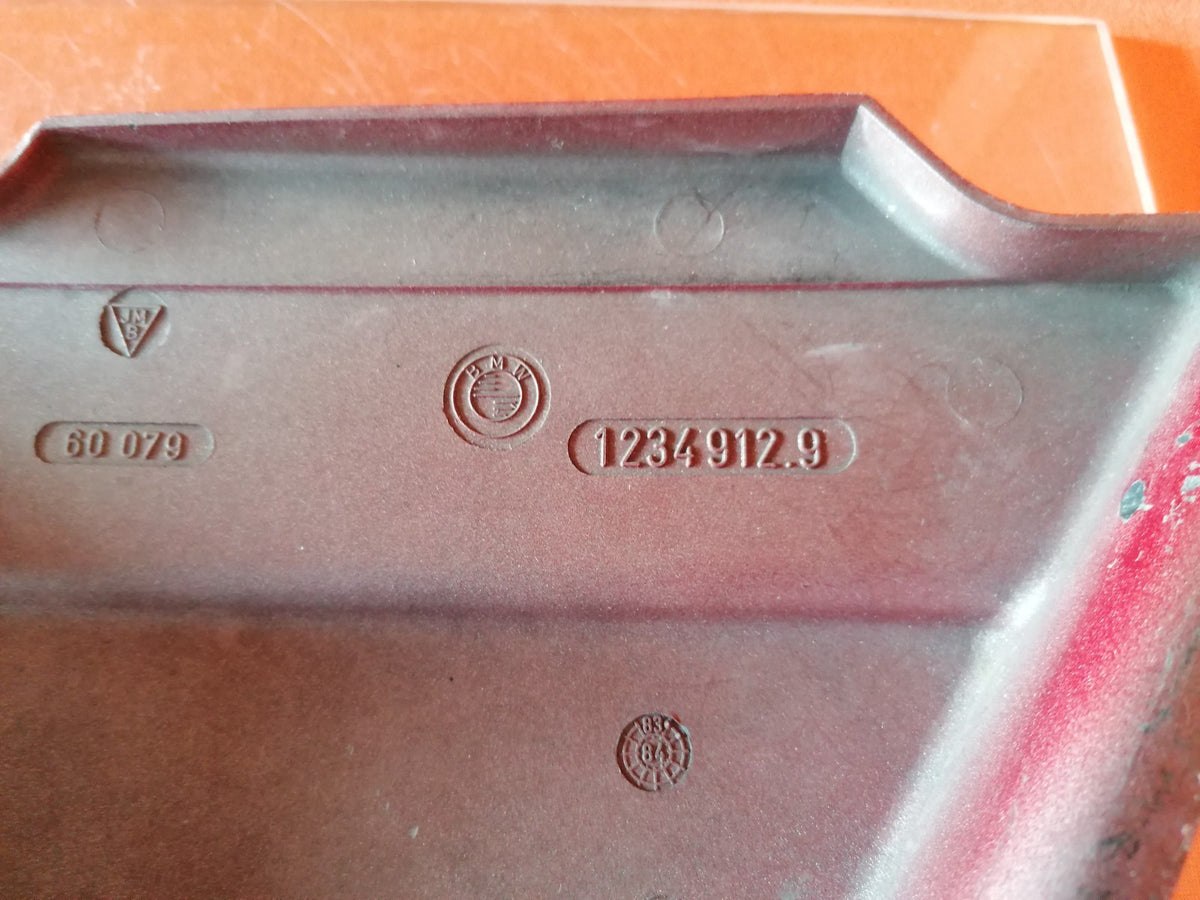 BMW R75 R80 R90 R100 Seitendeckel rechts Batterieabdeckung 36063